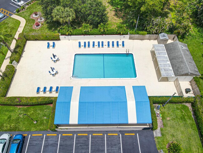 Building Photo - 3951 Via Poinciana