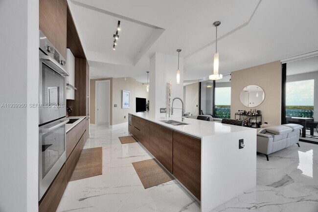 Building Photo - 301 Altara Ave