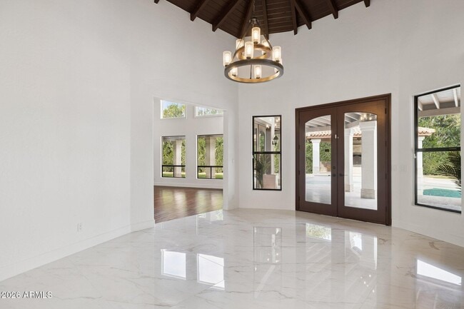 Building Photo - 8303 N 61st Pl