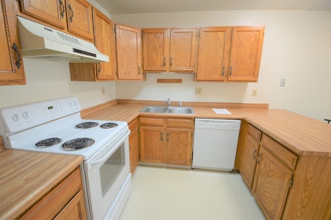 Building Photo - 3Bd/2.5Ba Lafayette Townhome Available Now