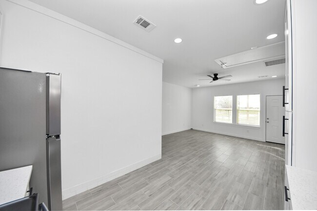 Building Photo - 2796 Harrison Rd