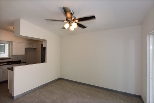 Building Photo - 10169 Dunbarton Dr