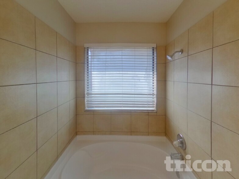 Building Photo - 6401 Freedom Ct