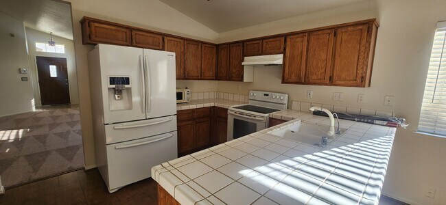Building Photo - 3 Bedroom Elk Grove Home