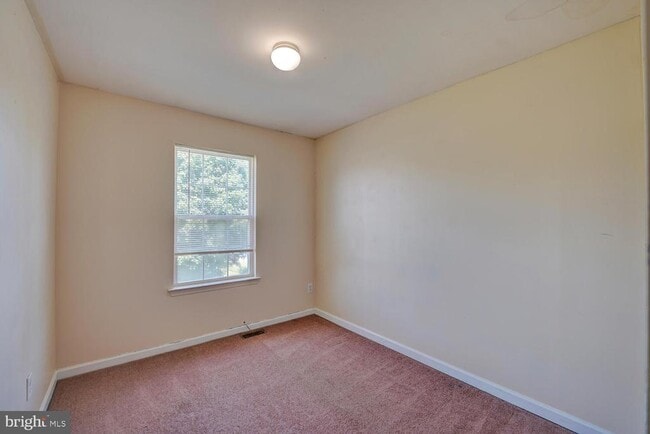 Building Photo - 112 Rosie Dr