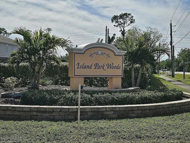 Building Photo - 6123 Lakefront Dr