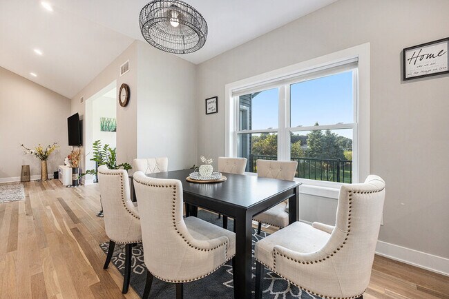 Building Photo - 3760 Jason Ridge Ln SW