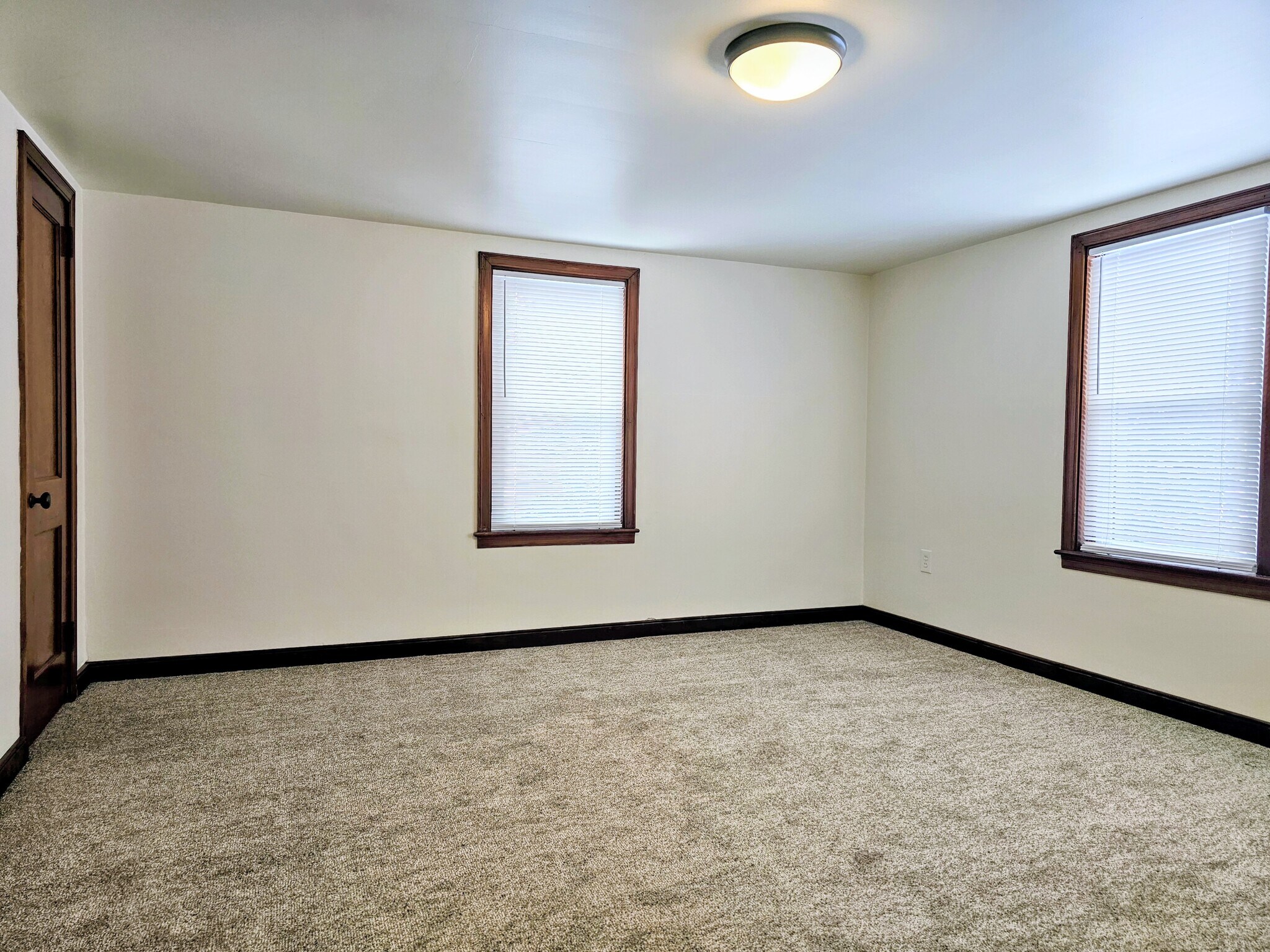 Building Photo - 221 Arch St