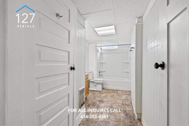 Building Photo - Cozy Lower Level Living with Patio!