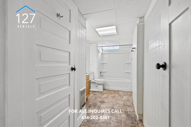 Building Photo - Cozy Upstairs 1-Bedroom Apartment in Fort ...