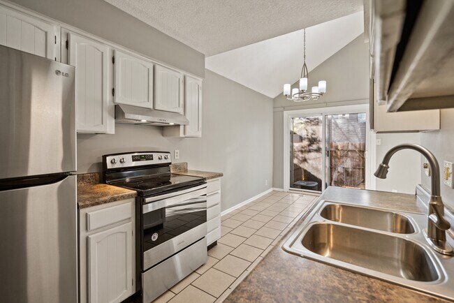 Building Photo - 4521 SW 33rd Terrace