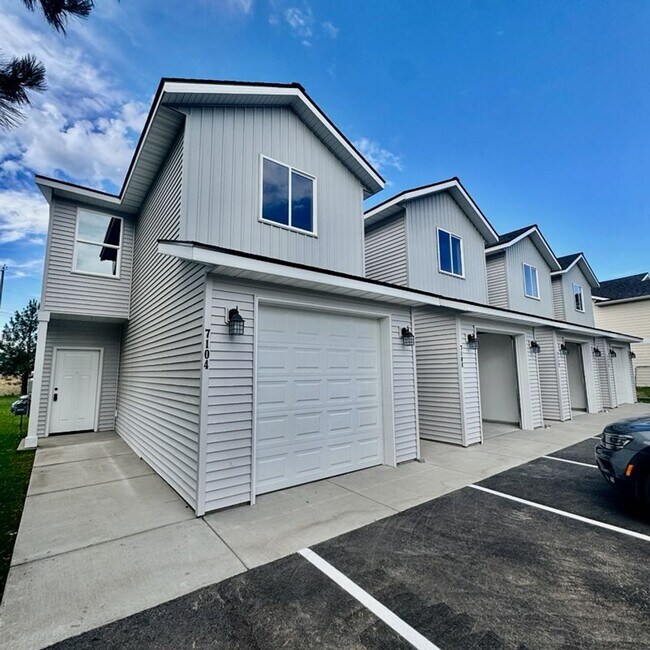 Primary Photo - Brand new Townhome in heart of Rathdrum