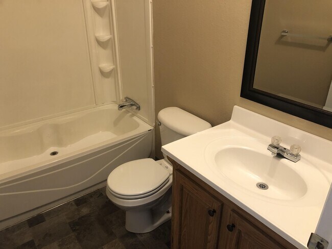 Building Photo - 167 W Rose St