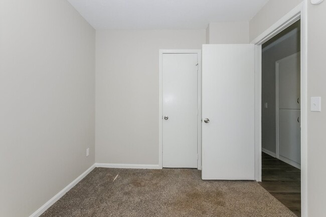 Building Photo - 2332 Watkins Dr