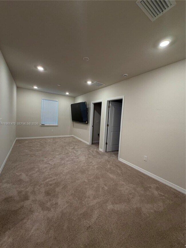 Building Photo - 12251 SW Periwinkle Ct