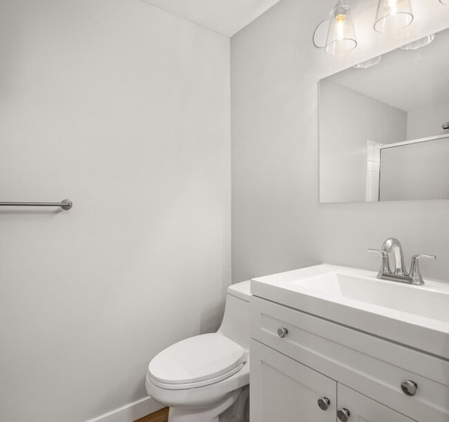 Building Photo - 2Bd/2Ba Woodinville Condo