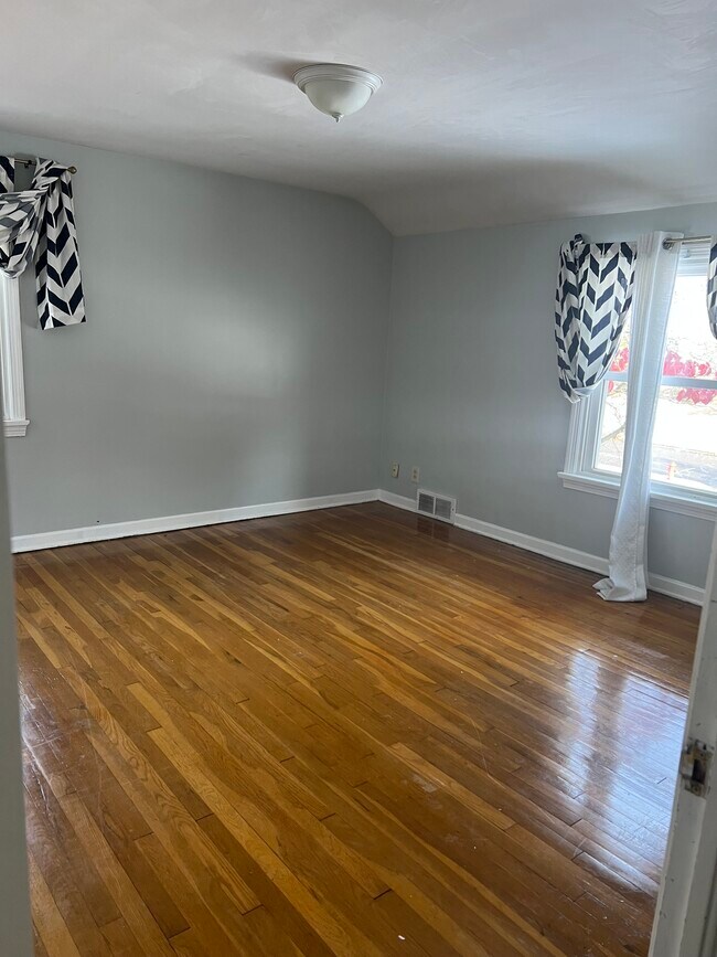 Building Photo - 1264 Brainard Rd