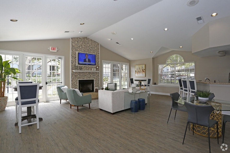 Clubhouse - Stonegate Apartments
