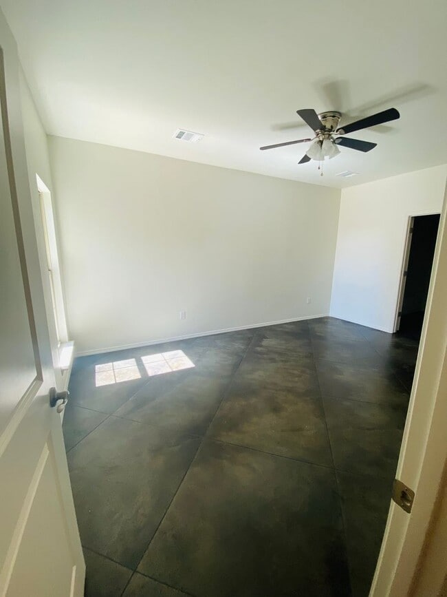 Building Photo - Stunning New 3/2 Townhomes