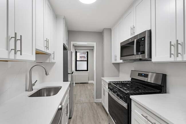 Building Photo - 201 St Pauls Ave