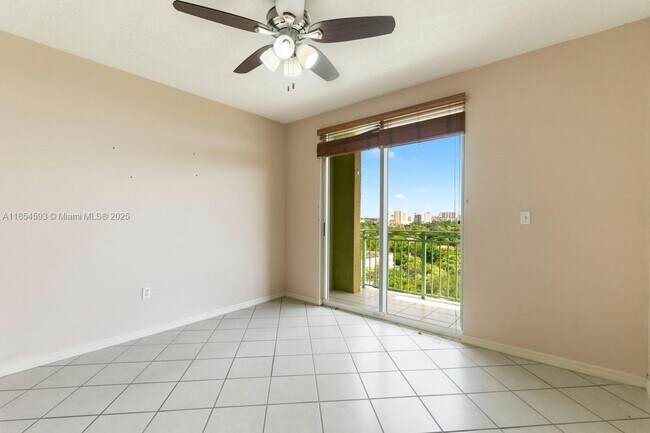 Building Photo - 3500 Coral Wy