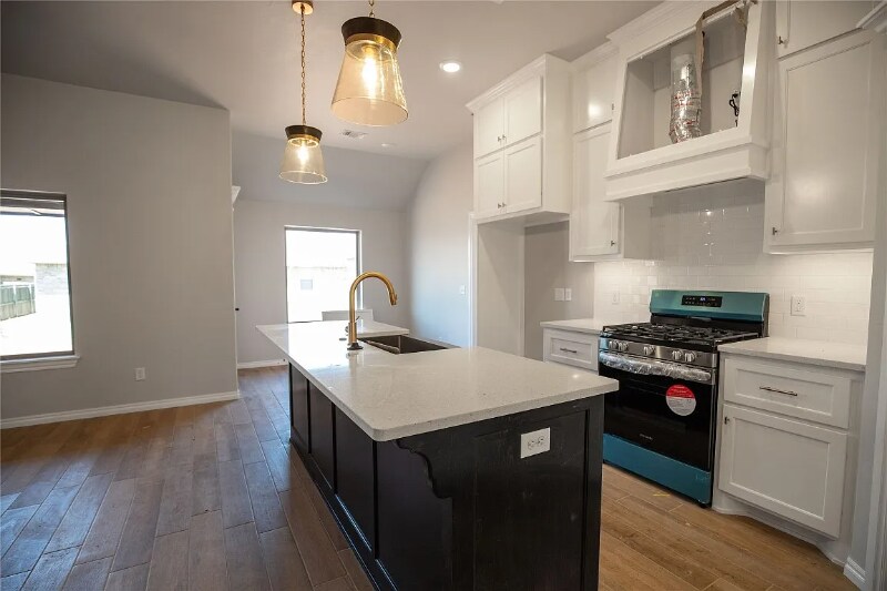 Building Photo - 1621 NE 33rd St