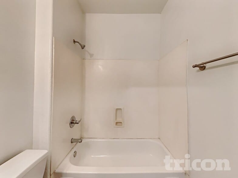 Building Photo - 6619 W Golden Ln