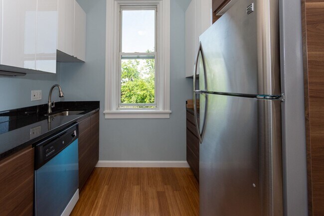 Building Photo - Kenmore Square Brownstone