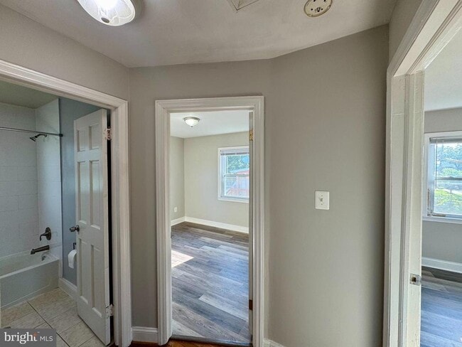 Building Photo - 7204 Glenridge Dr