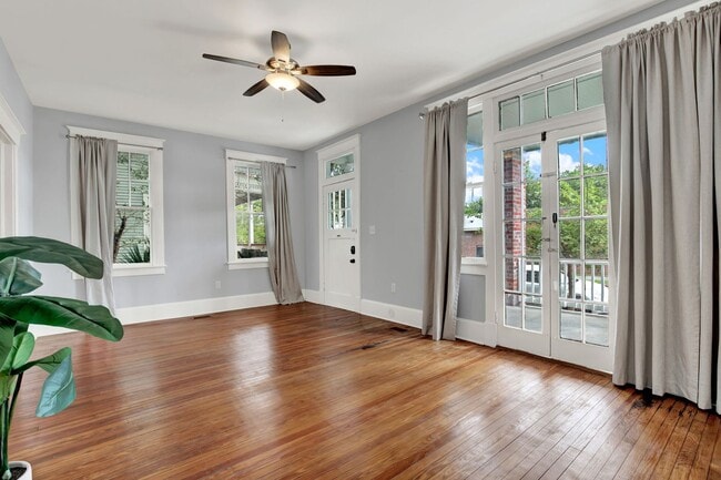Building Photo - 25 E 33rd St