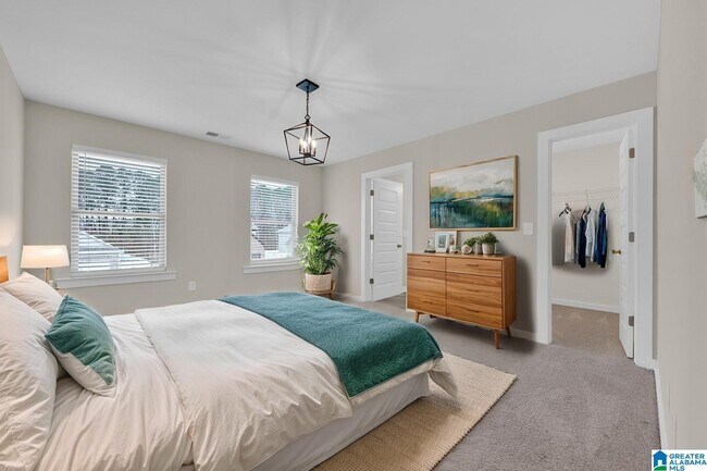 Building Photo - 170 Kings Wy