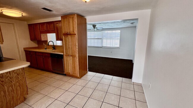 Building Photo - 7701 Ironbark Dr