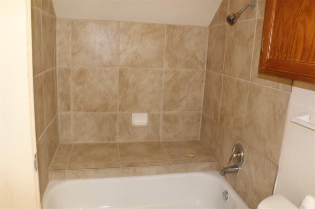 Building Photo - 9809 Walnut St