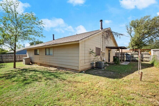 Building Photo - 3505 Rocky Hollow Trail