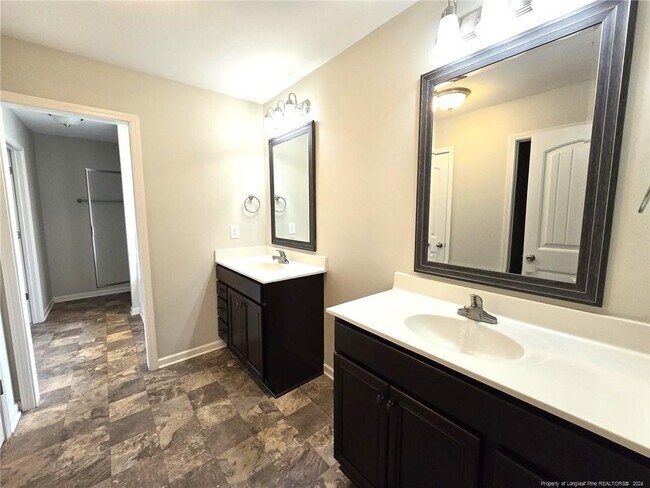 Building Photo - 2278 Lakewell Cir
