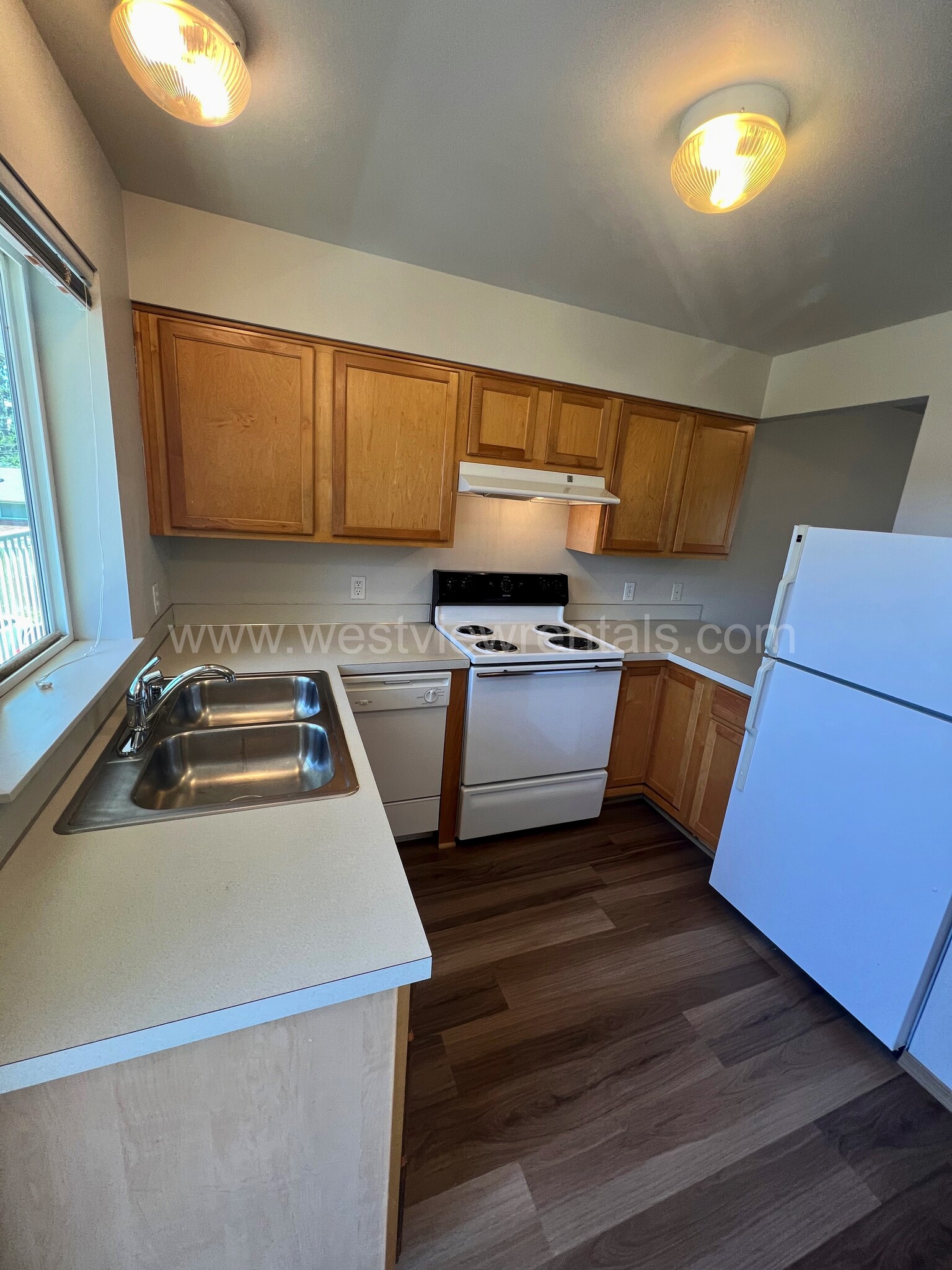 Building Photo - 135 & 139 Prince Ave – Benjamin Court