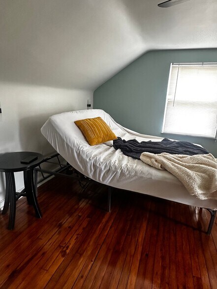 Building Photo - 1526 Edwards St