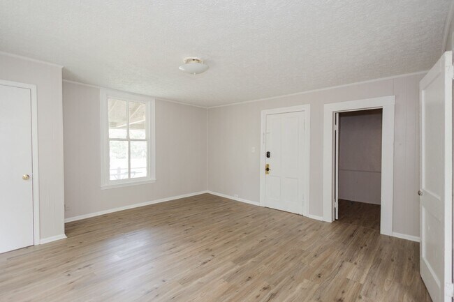 Building Photo - 530 N 13th St