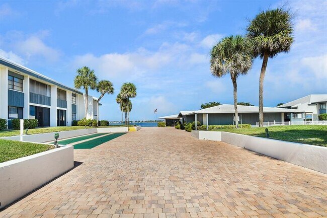Building Photo - 175 SE St Lucie Blvd