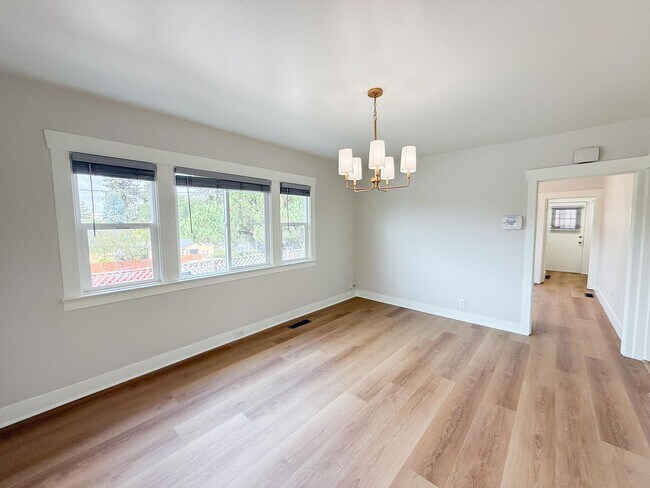 Building Photo - Renovated Single Family Home in Maxwell Park.