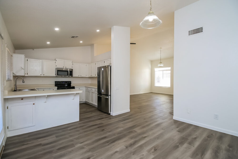 Building Photo - 1350 W Gary Dr