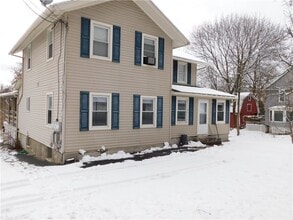 Building Photo - 182 E Main St