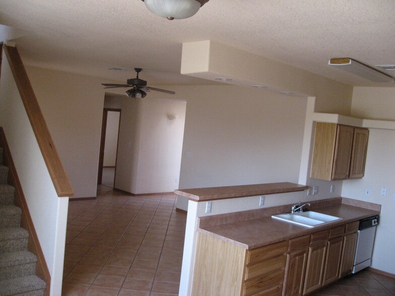 Building Photo - 2355 Saturn Cir