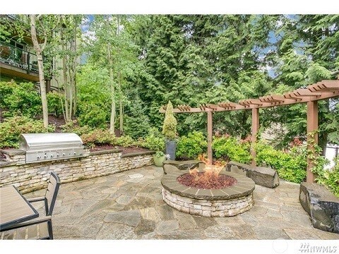 BBQ, Firepit, Nicely Treed Space next to the Clubhouse and Gym - 15140 NE 82nd St