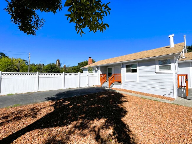 Building Photo - 5250 Whispering Creek Dr