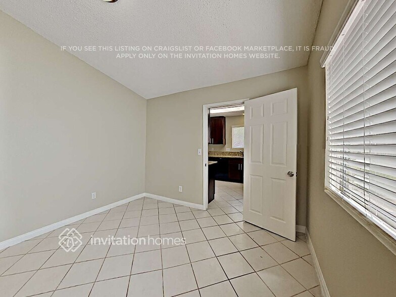 Building Photo - 2308 Lone Pine Dr