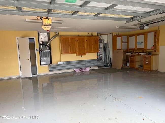 Building Photo - 5971 Newbury Cir