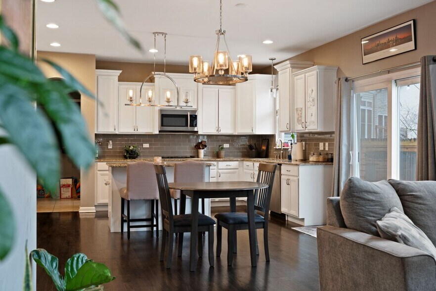 Building Photo - 25947 Campbell Ln