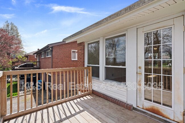 Building Photo - 370 Princeton Dr
