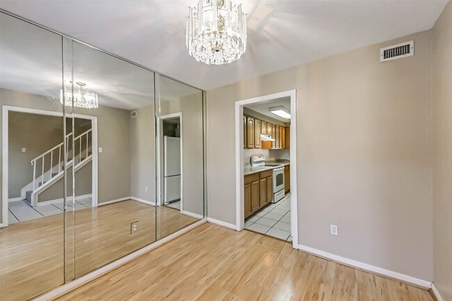 Building Photo - 11525 Burdine St